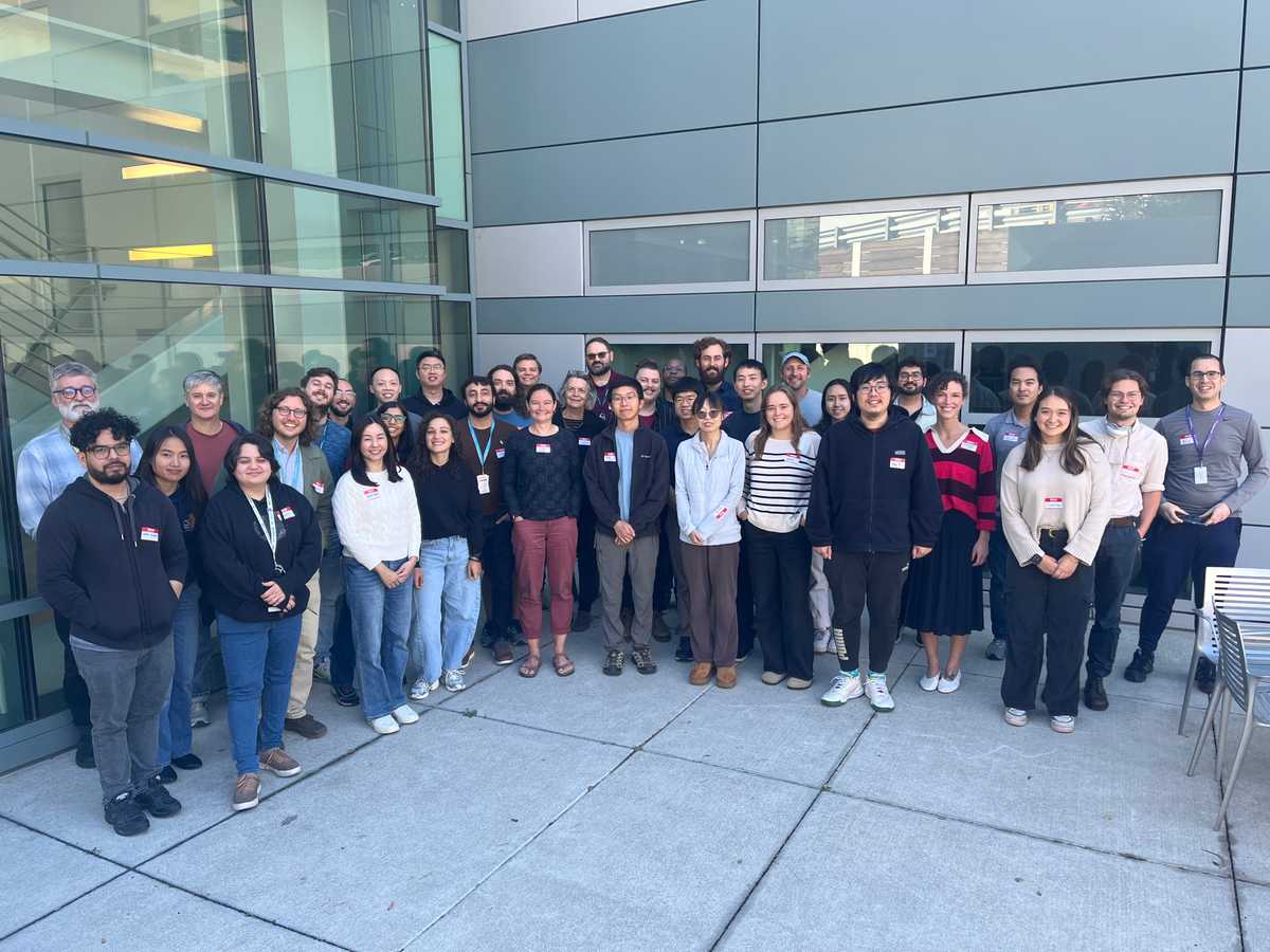 Group photo of all attendees and hosting team of the STRUDEL AI workshop.